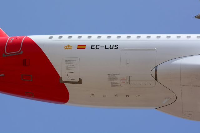 Airbus A320 (EC-LUS)