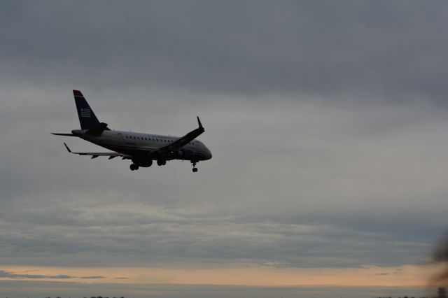 Embraer 170/175 (N827MD)