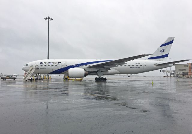 Boeing 777-200 (4X-ECF) - El Al B777-200ER