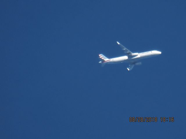 Airbus A321 (N135NN)