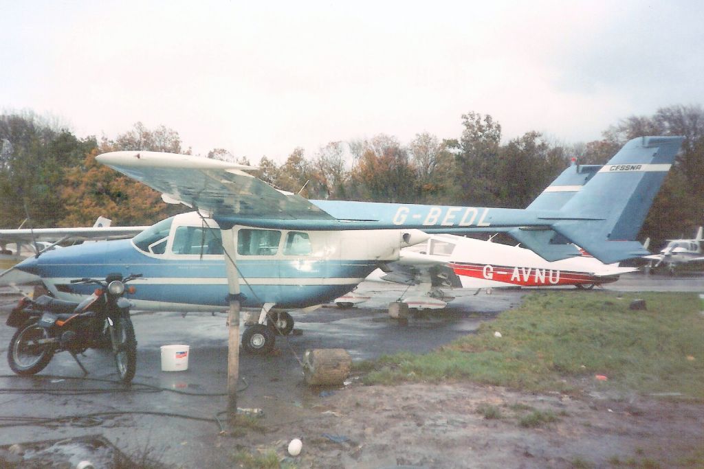 Cessna Super Skymaster (G-BEDL) - Seen here in Nov-89.br /br /Written off 3-Oct-98 at Leatherhead Common.