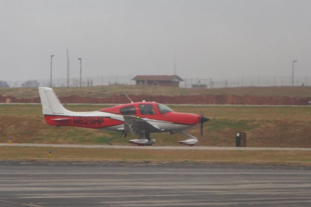 Cirrus SR-22 (N629HP)