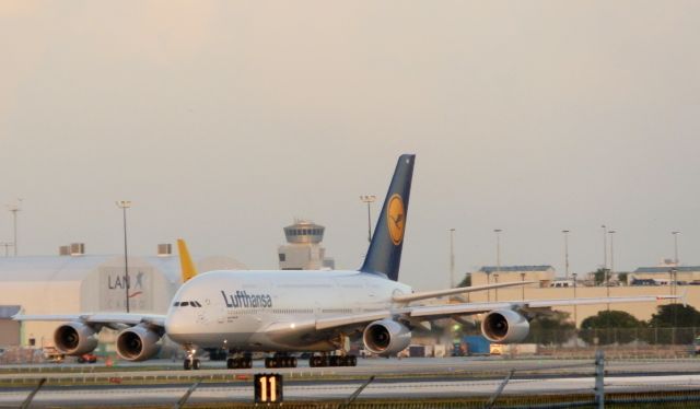 Airbus A380-800 (D-AIMH)