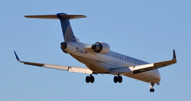 Canadair Regional Jet CRJ-700 (N776SK)