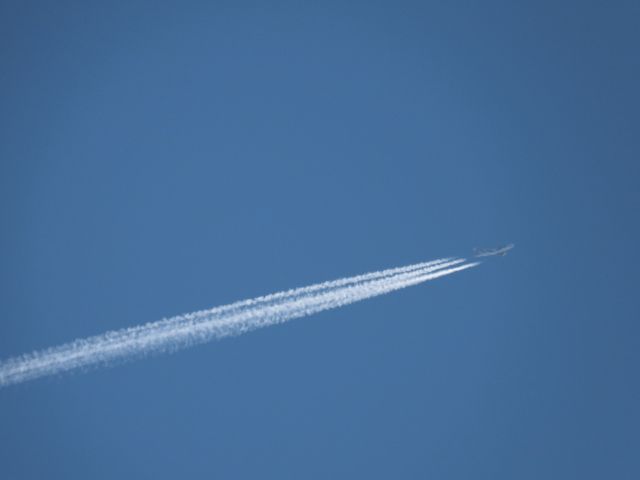 Boeing 747-400 (LX-ECV)