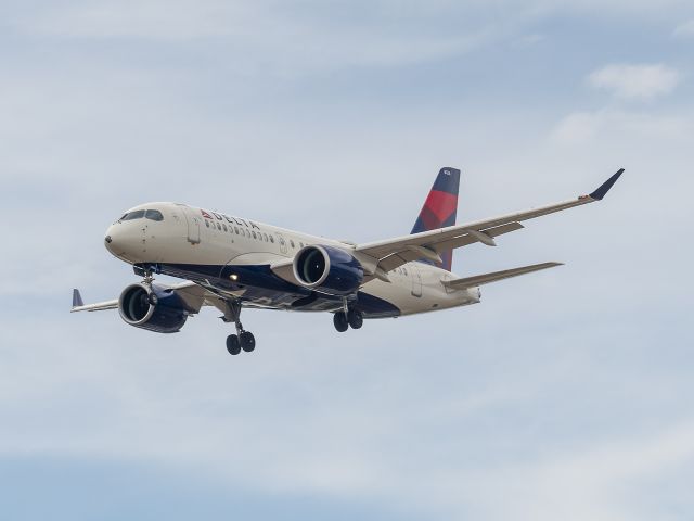 Airbus A220-100 (N126DU) - 6/21/2020 DL1502 Note the damage to the paint on the nose cone.