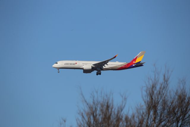 Airbus A350-900 (HL8382)