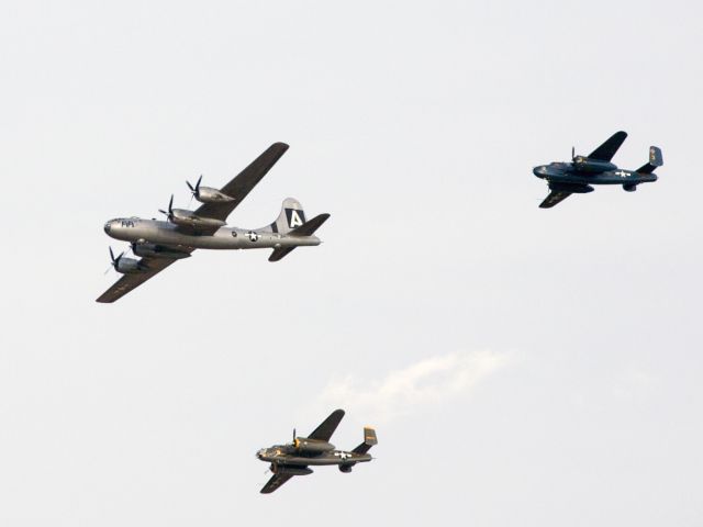 Boeing B-29 Superfortress (N529B) - Oshkosh 2013!