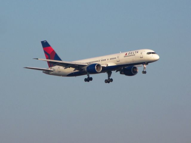 Boeing 757-200 (N541US)