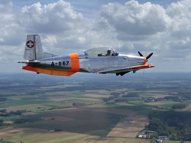 Pilatus P-3 (OO-PIL) - Formation with P3 D-EPCI