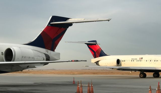 McDonnell Douglas MD-90 (N925DN) - The MD-88 and MD-90!