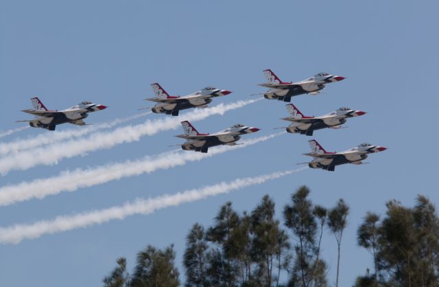 Lockheed F-16 Fighting Falcon — - The first and only air show for the Thunderbirds so far the 2018 season. 