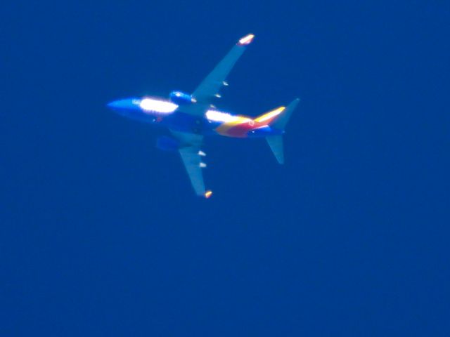 Boeing 737-700 (N7842A)