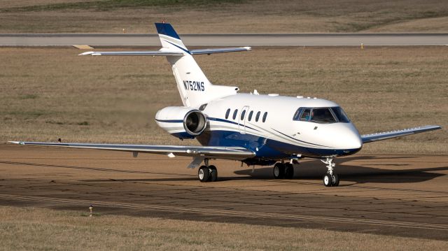 Hawker 800 (N752NS) - Finally caught this aircraft with its new livery applied!