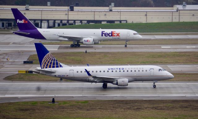 Embraer 170/175 (N863RW)