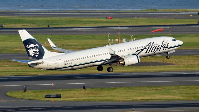 Boeing 737-800 (N553AS)