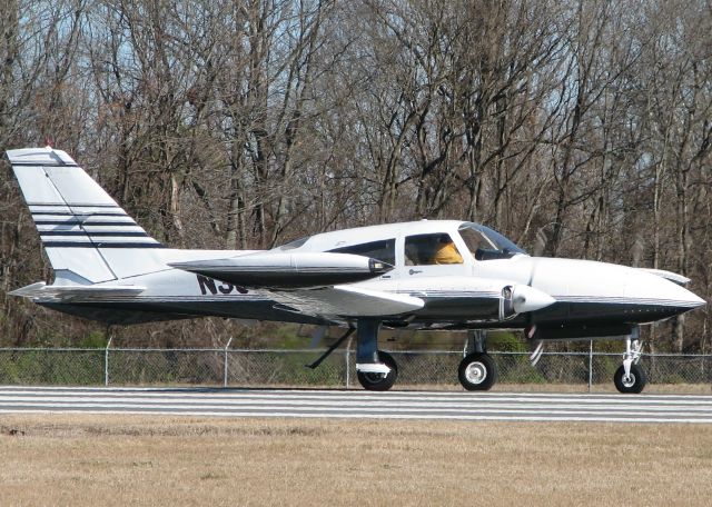 Cessna 310 (N3844C) - Taking off from Downtown Shreveport.