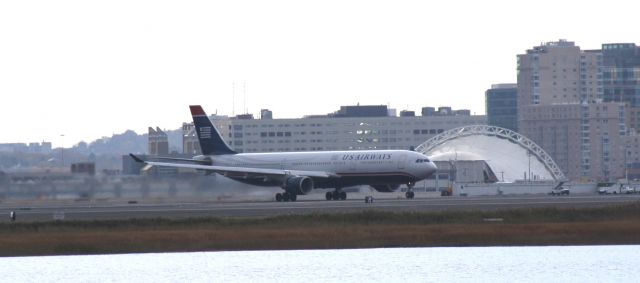 Airbus A330-300 (N276AY)