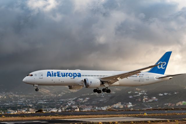 Boeing 787-9 Dreamliner (EC-OFP) - Aeropuerto Norte Tenerife - llegada Boeing 787-9