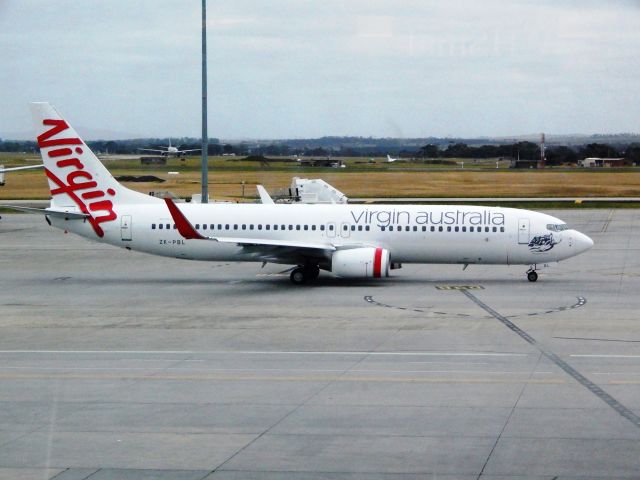 Boeing 737-800 (ZK-PBL) - Virgin ZK-PLB returns tothe gate at MEL on 29 October 2014.