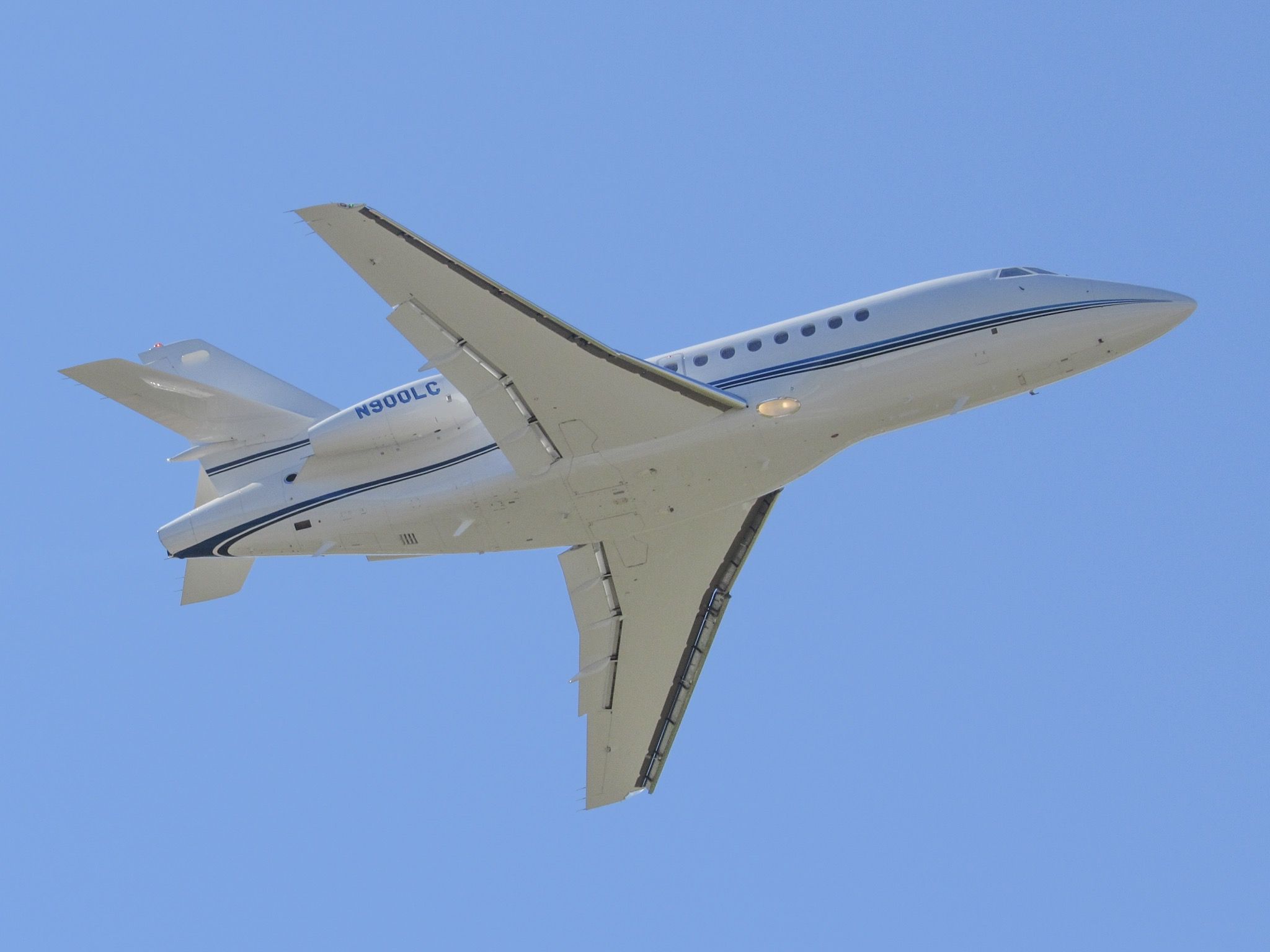 Dassault Falcon 900 (N900LC)