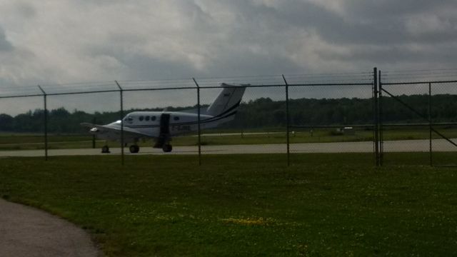 Beechcraft King Air F90 (C-GJMQ) - Lake Simcoe Regional airport 