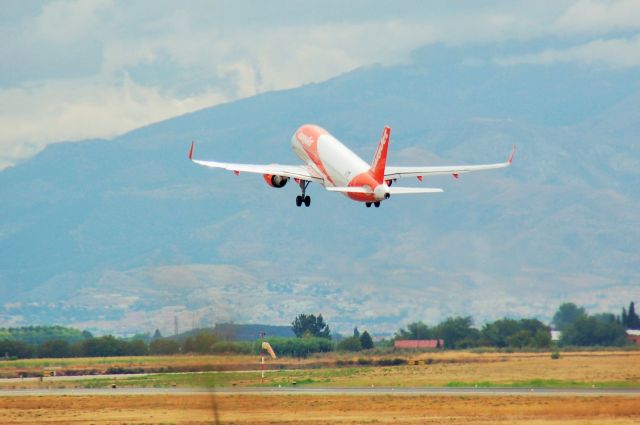 Airbus A320 (OE-IJX)