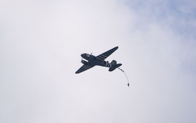 Douglas DC-3 (N150D)