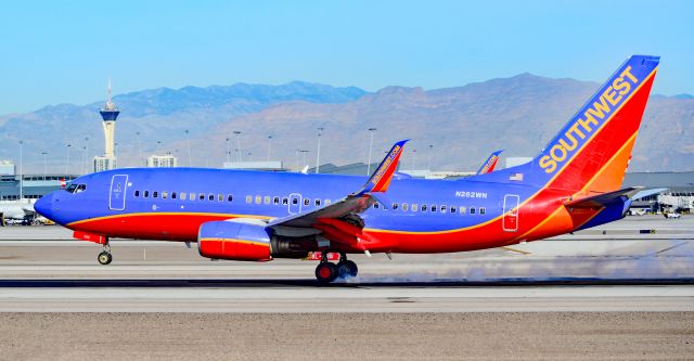 Boeing 737-700 (N262WN) - N262WN Southwest Airlines Boeing 737-7H4 s/n 32519 - Split Scimitar Wingletsbr /br /Las Vegas - McCarran International (LAS / KLAS)br /USA - Nevada,  January 11, 2019br /Photo: TDelCoro