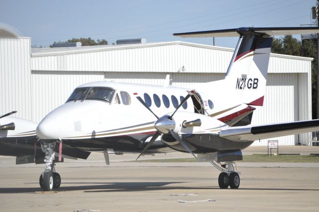 Beechcraft Super King Air 200 (N214GB)