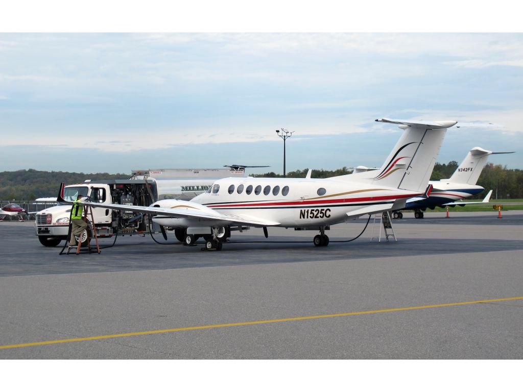 Beechcraft Super King Air 350 (N1525C) - The best of all King Airs.