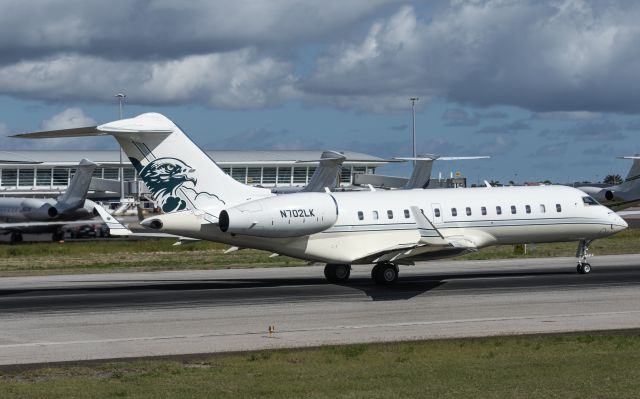 Bombardier Global 5000 (N702LK)