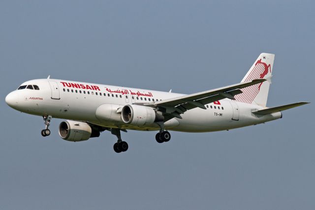 Airbus A320 (TS-IMI)