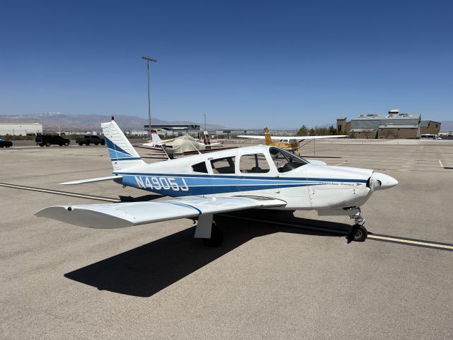 Piper Cherokee (N4905J)