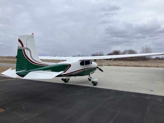 Cessna Skylane (N2100G)