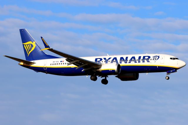 Boeing 737 MAX 8 (9H-VUL)