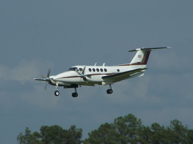 Beechcraft Super King Air 200 (N196SC)