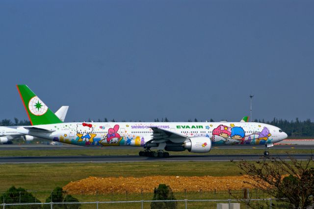 BOEING 777-300ER (B-16722) - Hello Kitty Shining Star, EVA215, RCTP/TPE→WSSS/SIN, Feb 07, 2016, 10:25 (GMT+8)