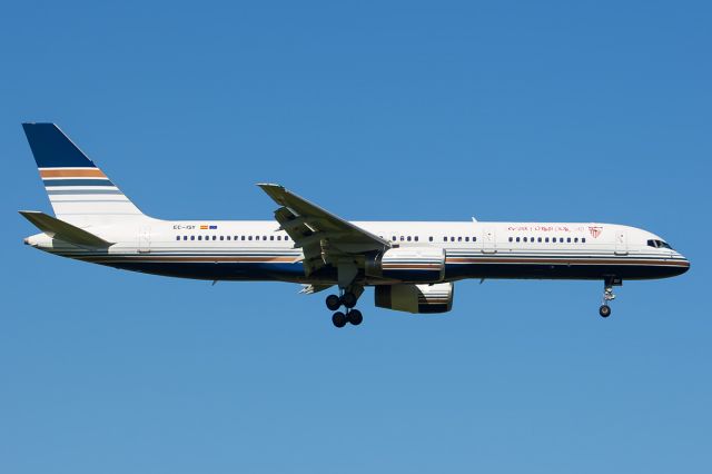 Boeing 757-200 (EC-ISY)