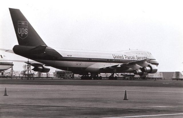 Boeing 727-100 (N673UP) - UPS 747 at Ontario in the early 1980s