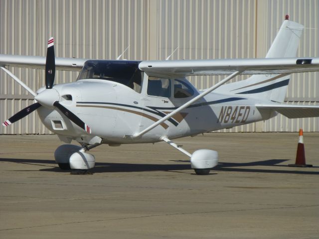 Cessna Skylane (N84ED)