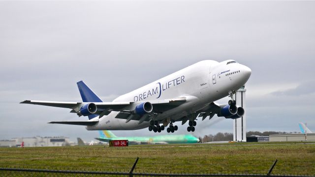 Boeing 747-400 (N747BC) - GTI4512 on rotation from Rwy 16R for a flight to RJGG / NGO on 11/20/14. (ln 904 / cn 25879).