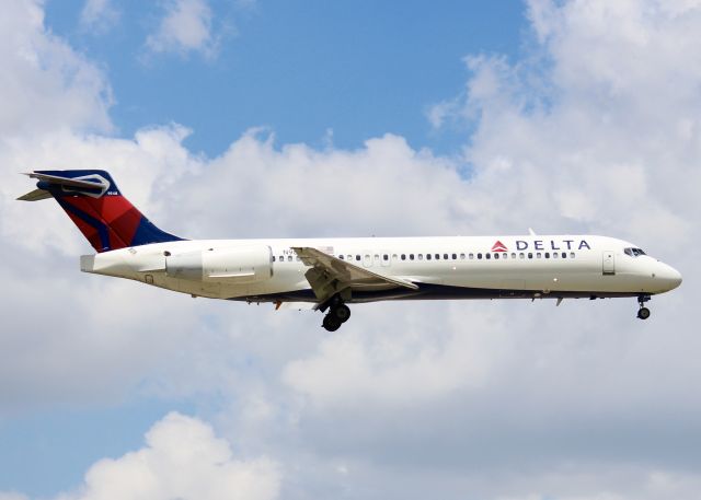Boeing 717-200 (N981AT) - At Shreveport Regional. 