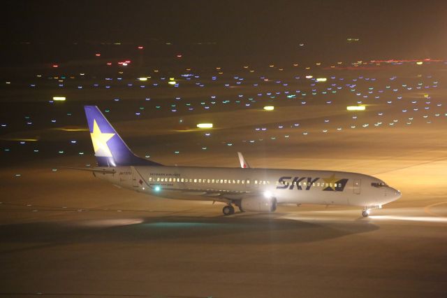 Boeing 737-800 (JA737U)