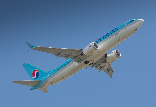 Boeing 737 MAX 8 (HL8530)
