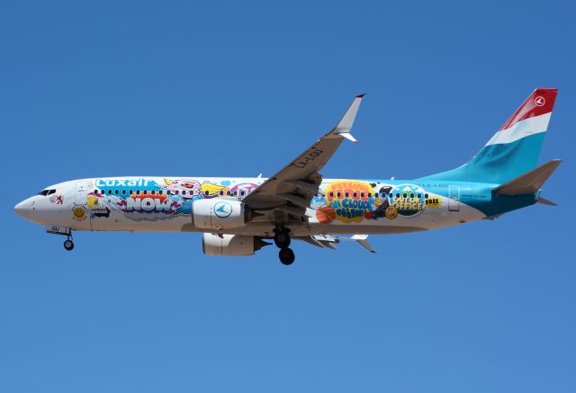 Boeing 737-800 (LX-LGU)