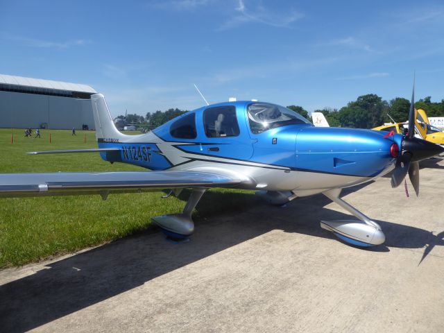 Cirrus SR-22 (N124SF)