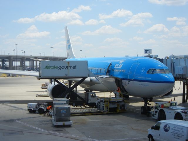 Airbus A330-200 (PH-AOK) - "Radhusplasen - Kobenhavn" at DFW