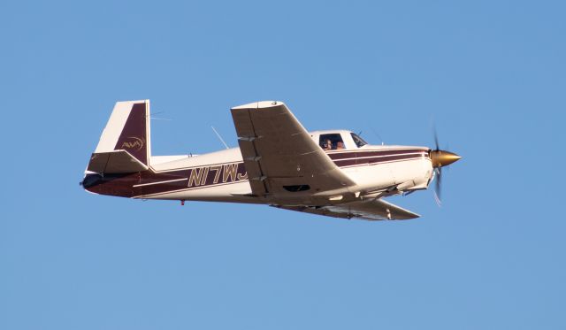 Mooney M-20 (N17WJ)