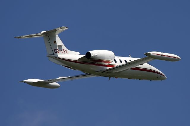 Learjet 35 (OO-LFV)